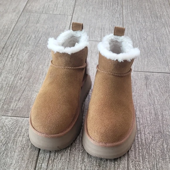 Koolaburra By UGG Koola Ultra Mini Platform tan suede boots with fur - Picture 2 of 10